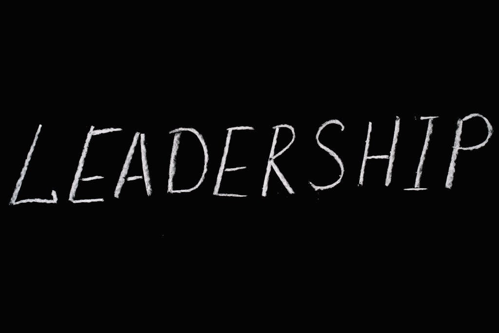 “Exploring Traditional Leadership vs. Green Leadership: A Comparative Overview”